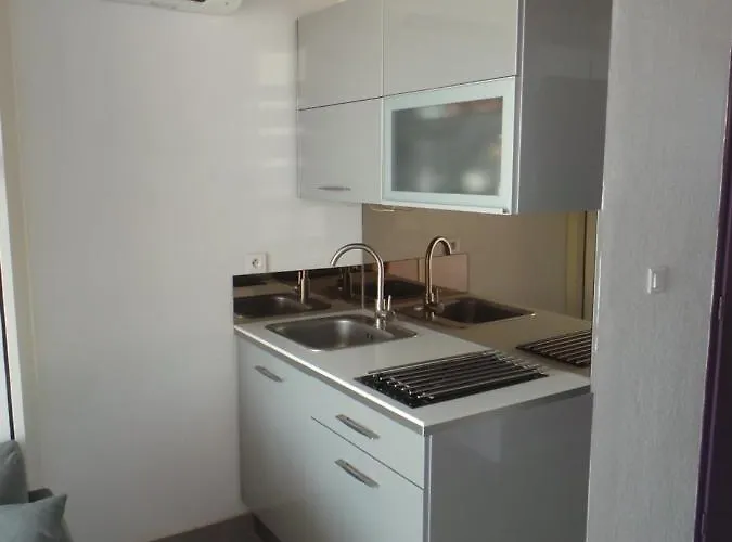 Le Select Héliopolis Hg * Agde